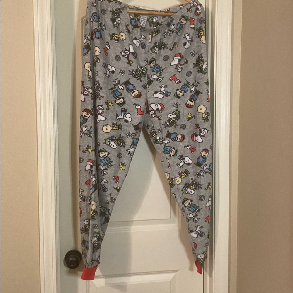 Peanuts Snoopy Charlie Brown Winter Holiday Christmas PJ Pants Size Large